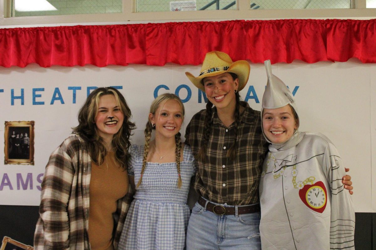 United Spartans officers Alyssa Manderach, Maggie Howard, Peyton Heisler, and Sarah Podkul skipped through the halls as the characters from The Wizard of Oz.
